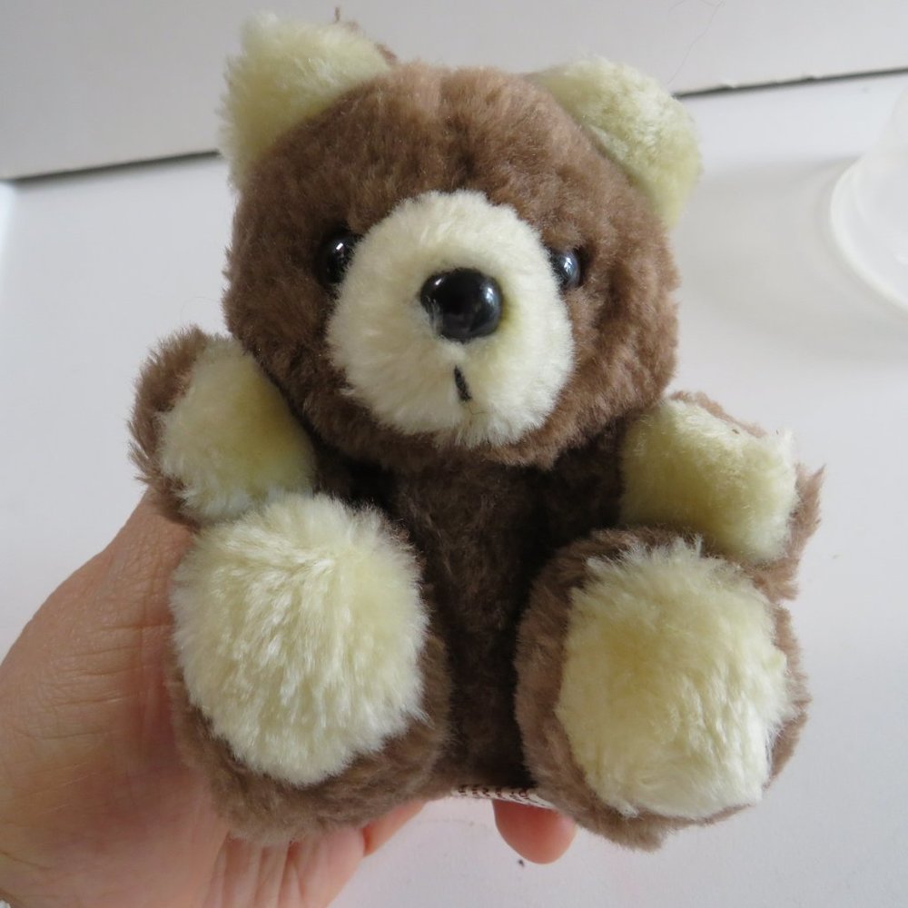 Russ Berrie Co 1979 Mini Brown Bear NUT SHELLS Vintage